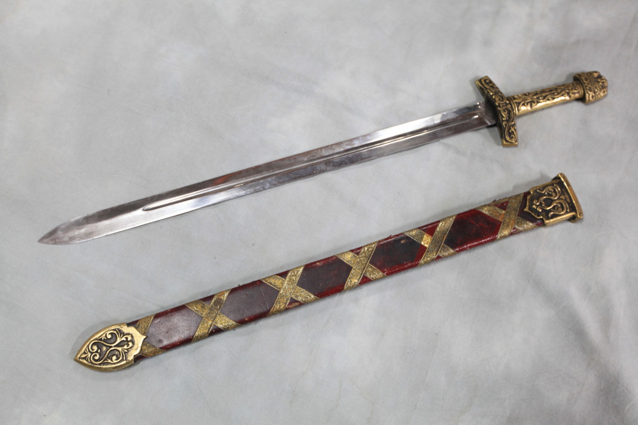Кладенец богатыря. Романский меч. Романский меч 13 век. Славянский меч кладенец. Меч l337.